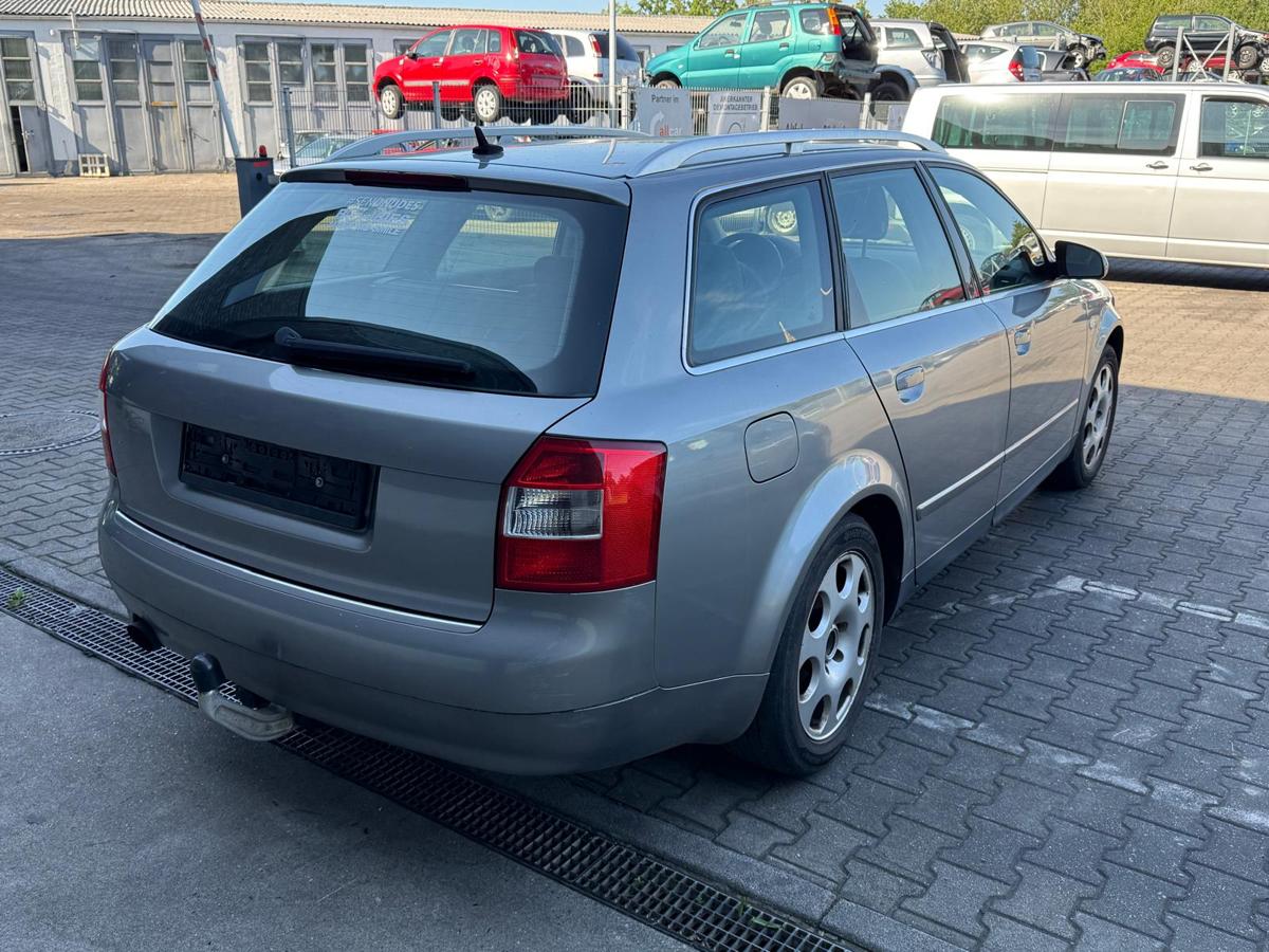 Audi A4 B6 original Tür vorn links LY7Q Atlasgrau Metallic Rohbau BJ03